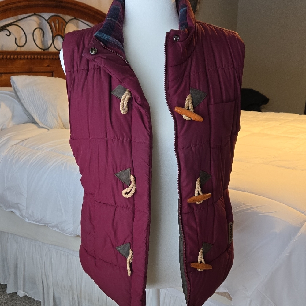 Legendary Whitetails Maroon Toggle Vest